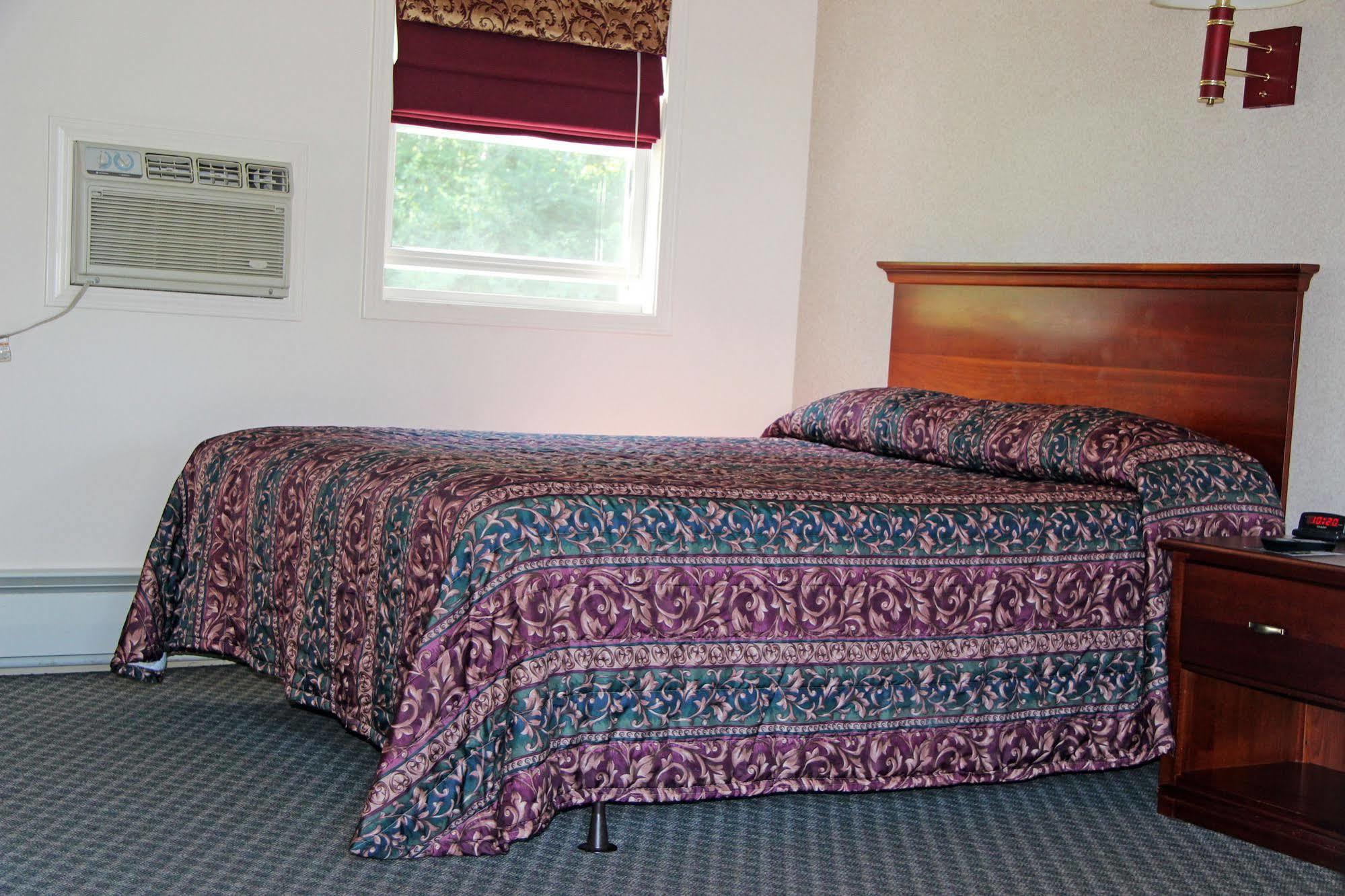 Potsdam Inn Dış mekan fotoğraf